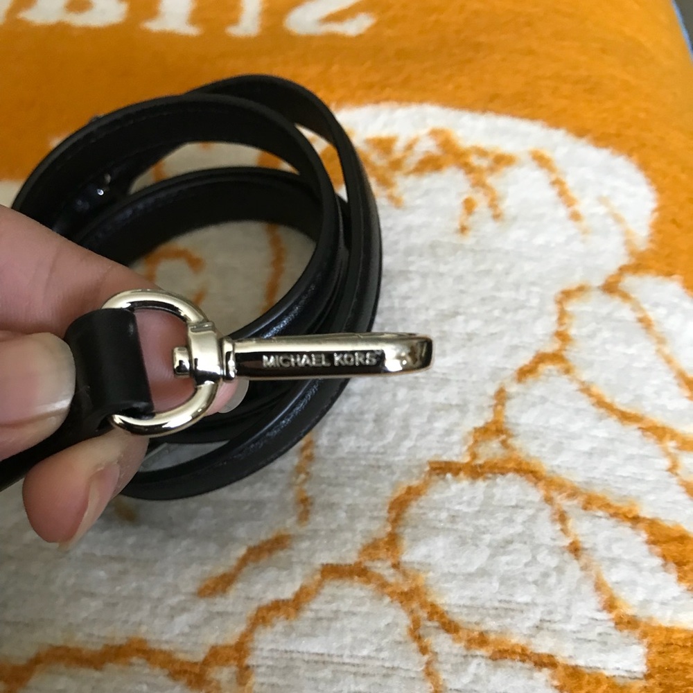 Michael Kors crossbody strap